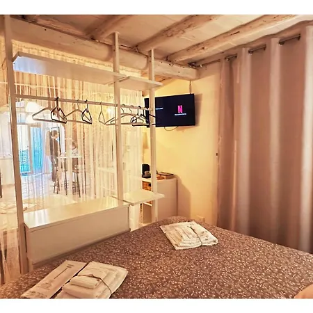 Centralissimo Loft Con Camino Romantico Διαμέρισμα *